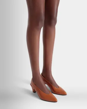 Alva Pump in Brown Leather