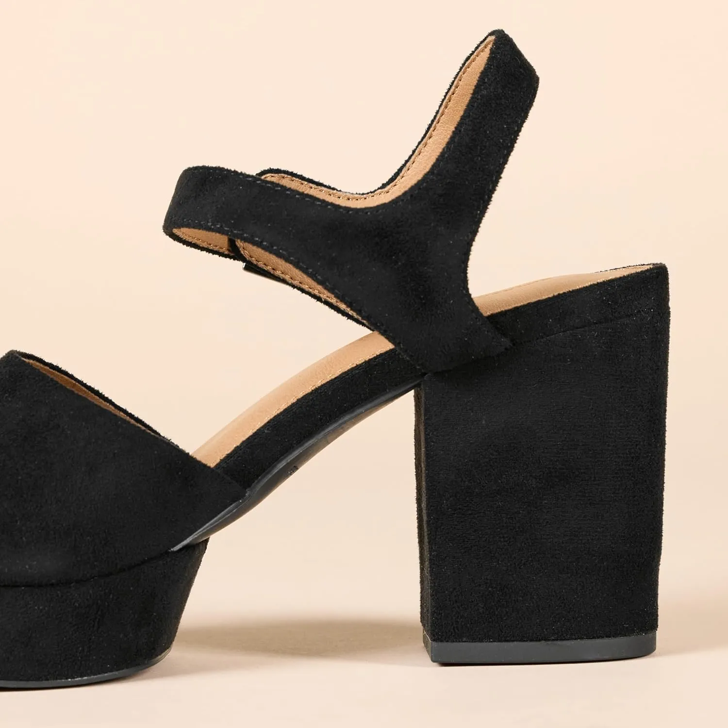 Amazon Essentials Women's Platform Heel Sandal