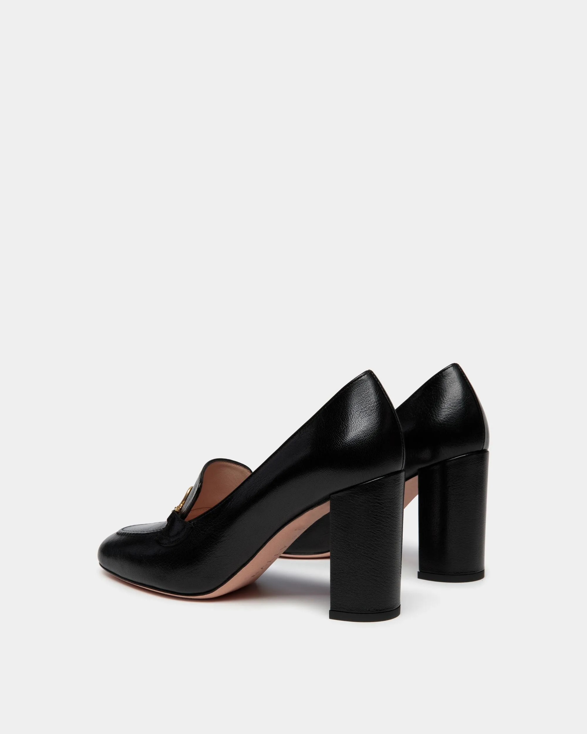 Daily Emblem Pump In Black Leather