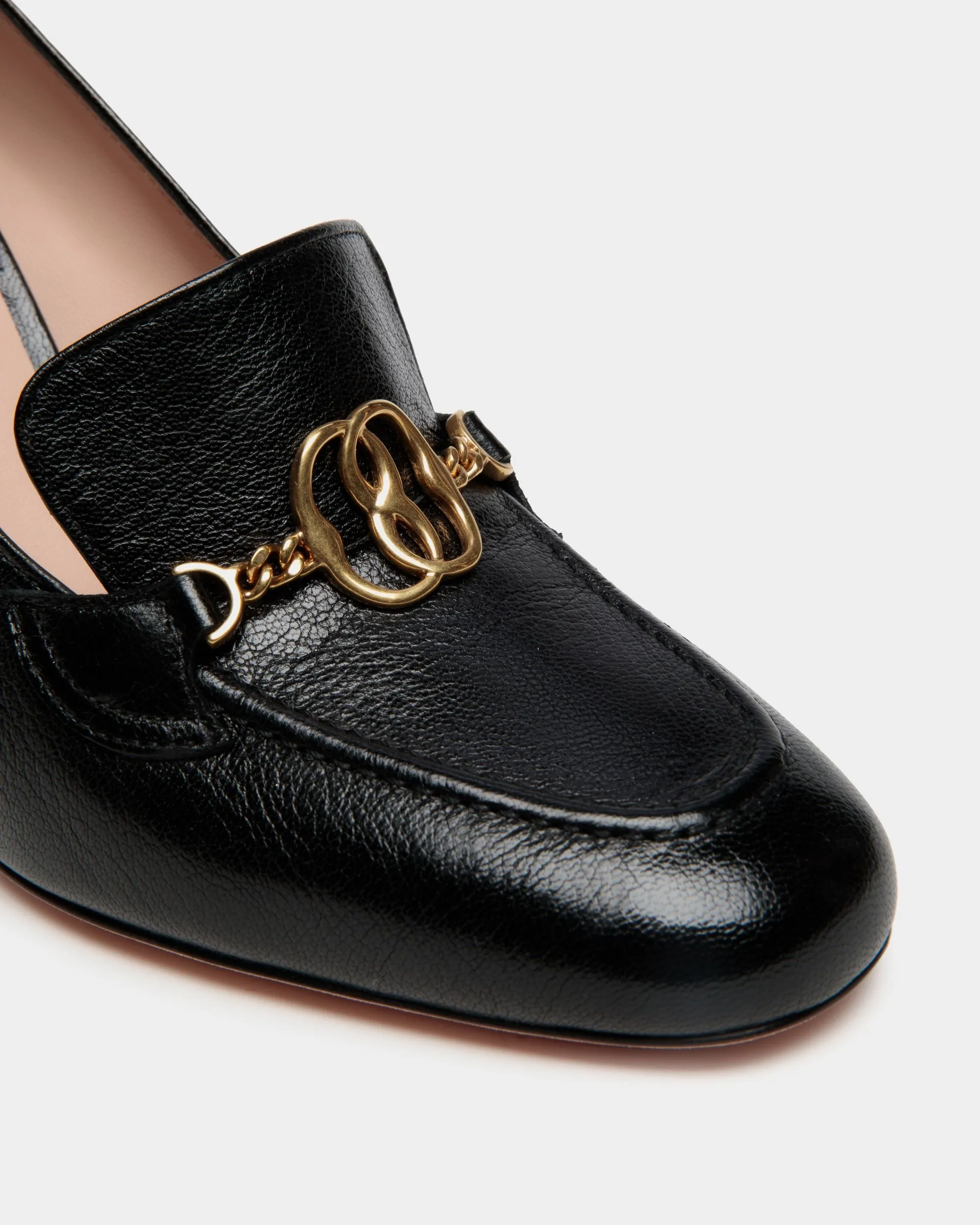 Daily Emblem Pump In Black Leather