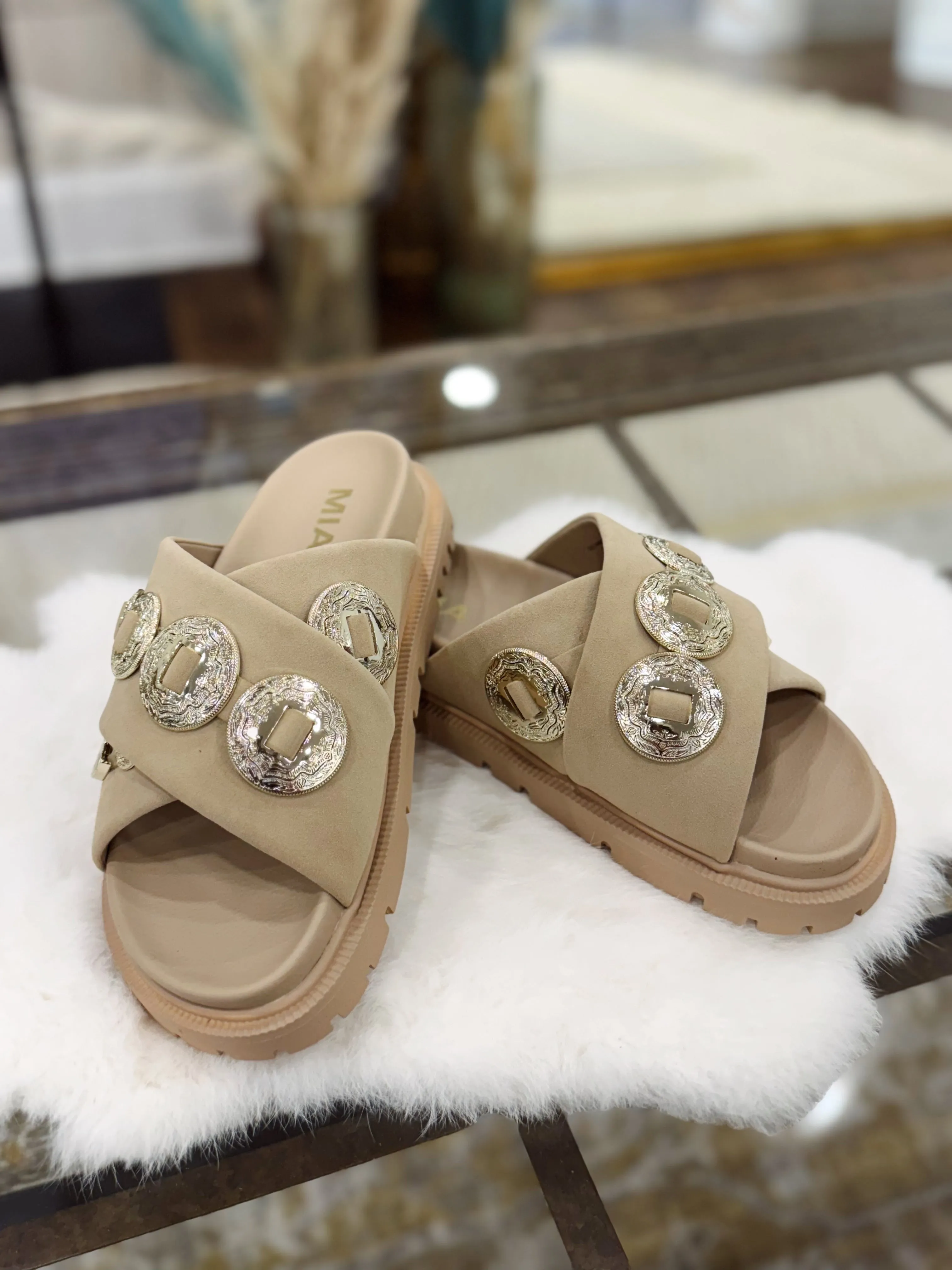 Gorgene Sandal