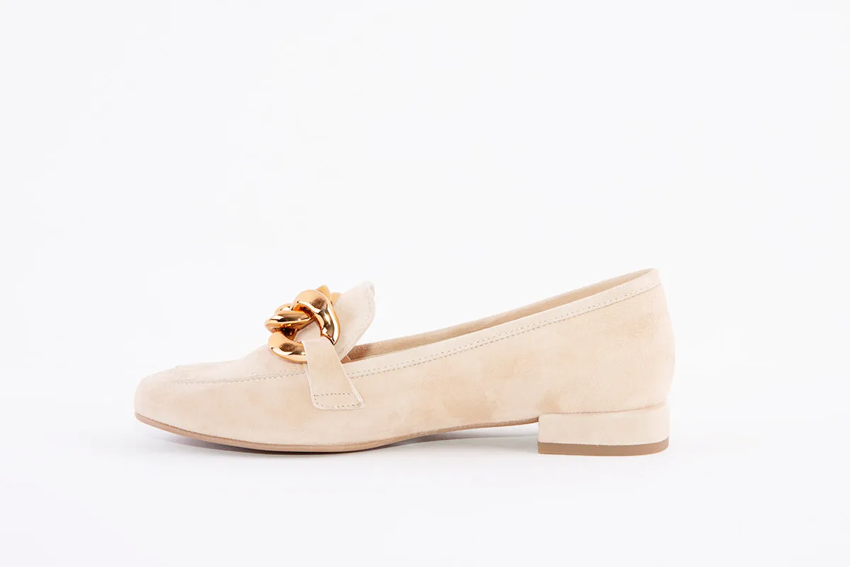 MARIAN - 25306 FLAT LOAFER WITH CHAIN DETAIL - BEIGE SUEDE