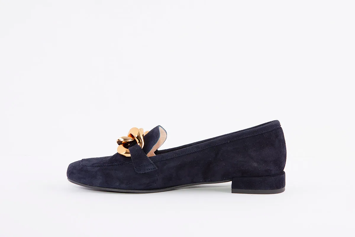 MARIAN - 25306 FLAT LOAFER WITH CHAIN DETAIL - NAVY SUEDE