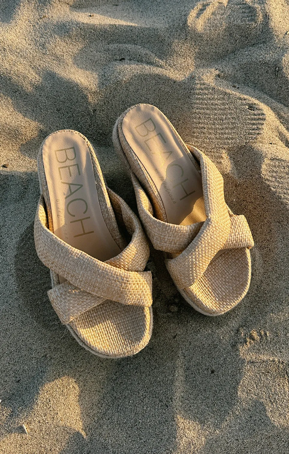 Matisse Hali Platform Sandal ~ Natural