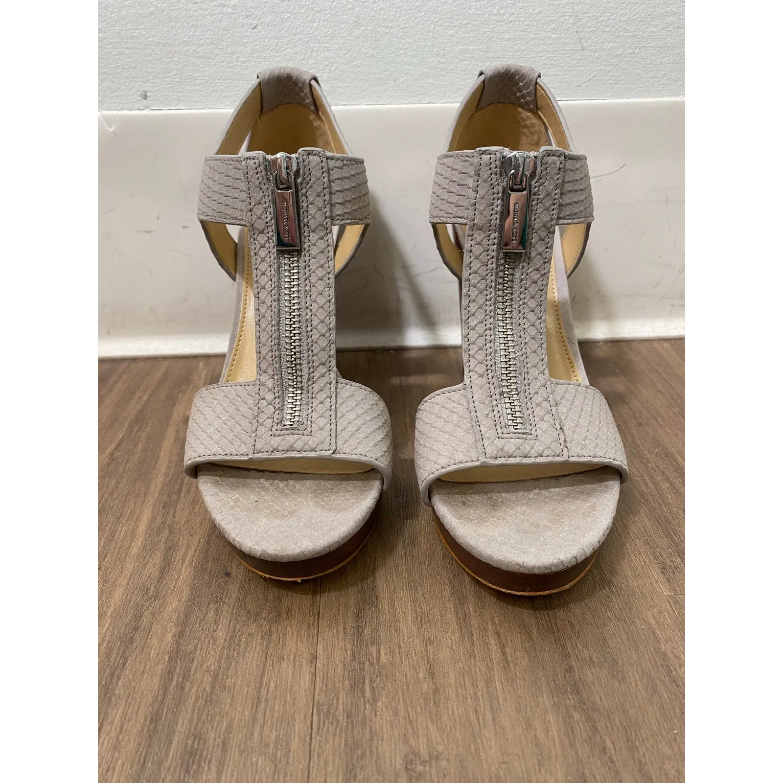 Michael Kors Gray Suede High Heeled Platform Sandal Sz 7