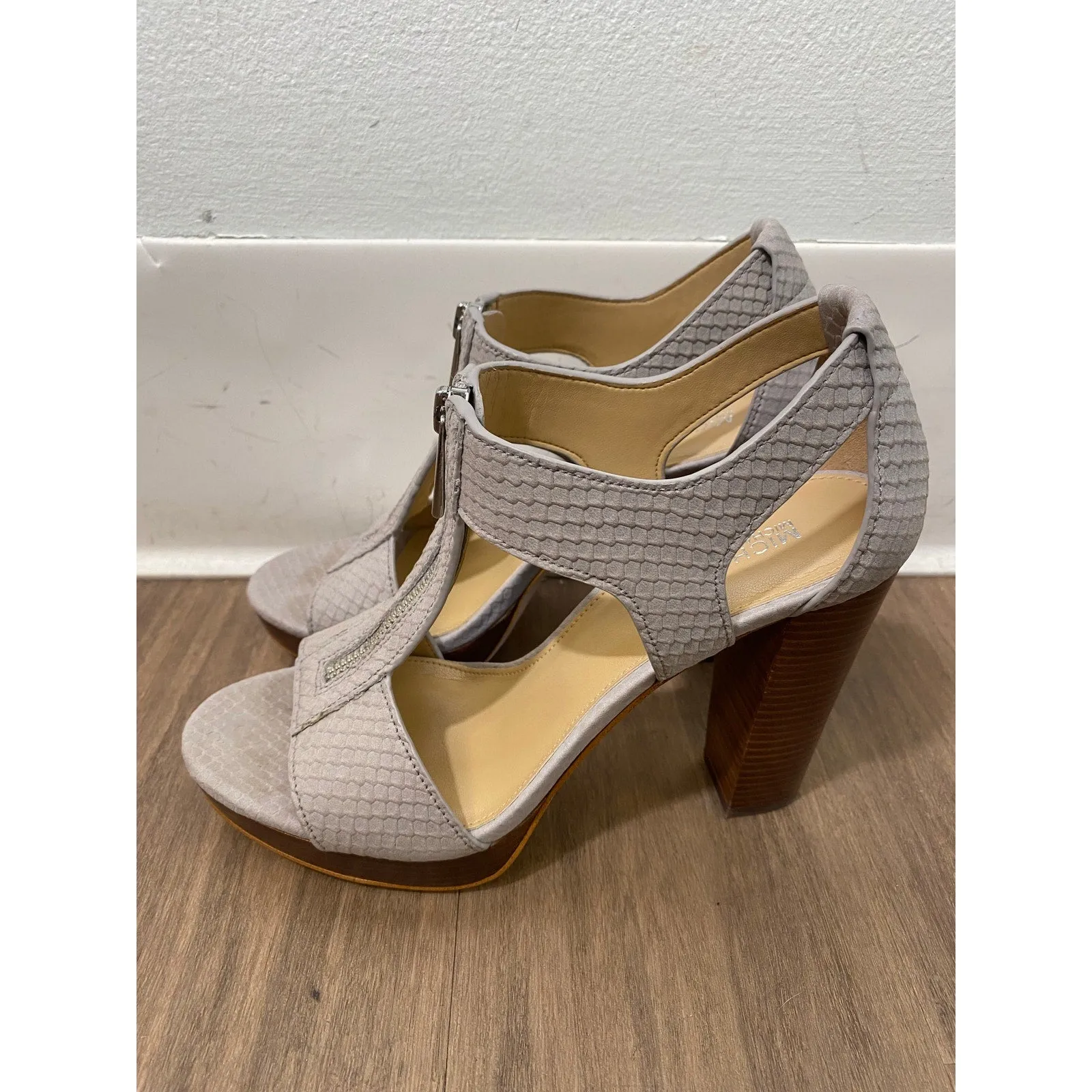 Michael Kors Gray Suede High Heeled Platform Sandal Sz 7