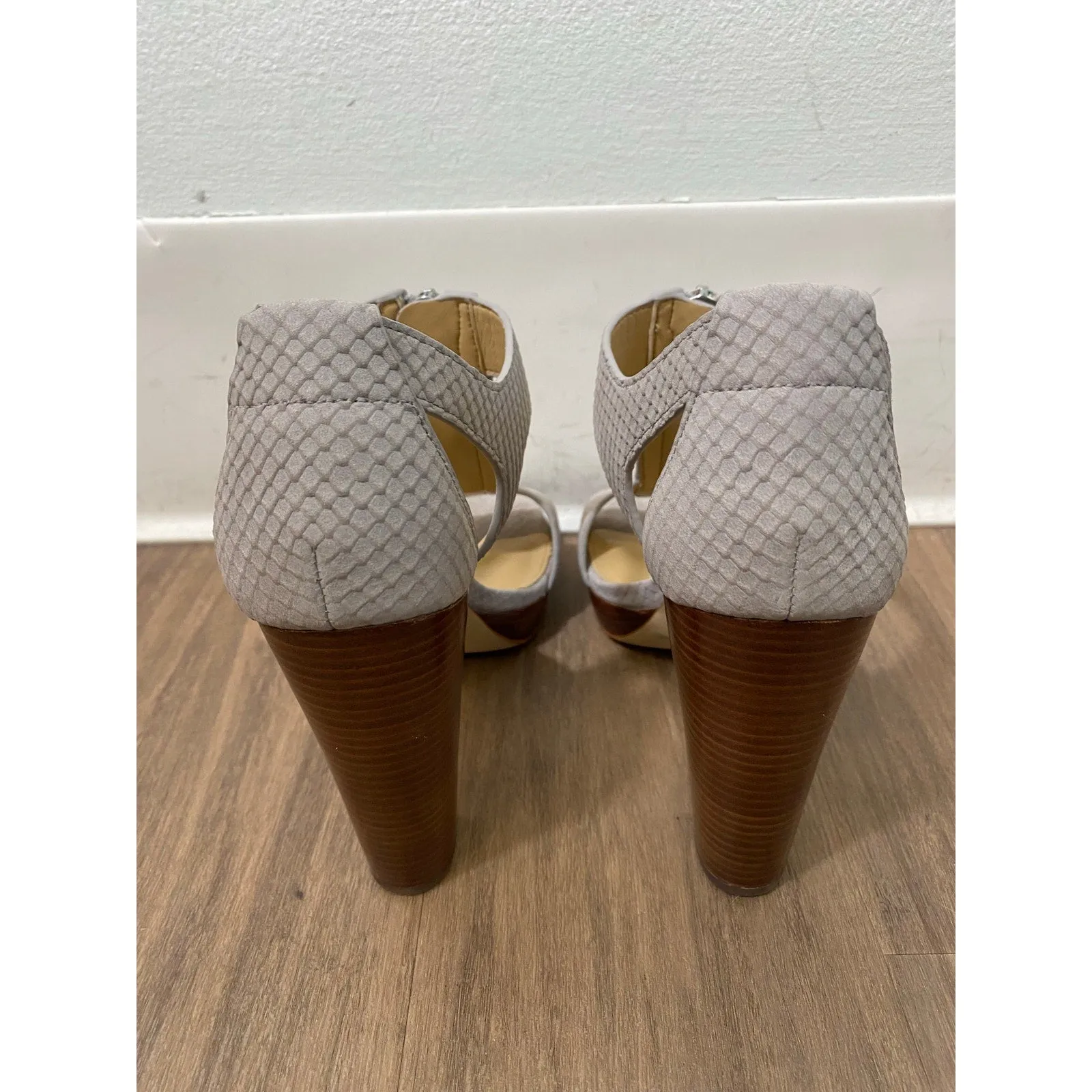 Michael Kors Gray Suede High Heeled Platform Sandal Sz 7