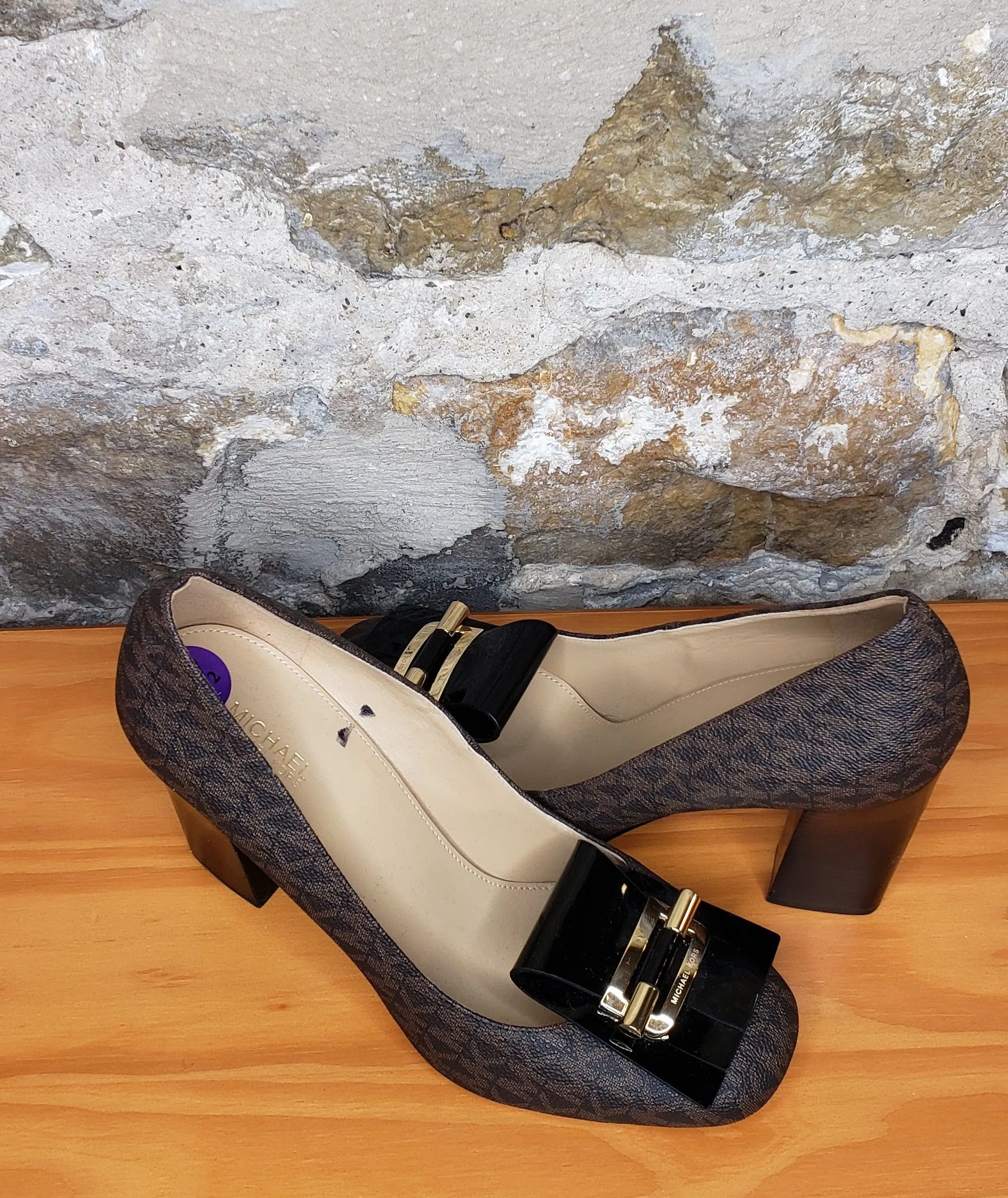 Michael Kors MK Brown Logo Pumps Sz 8 1/2