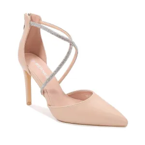 Pointy pumps with Jeweled detail